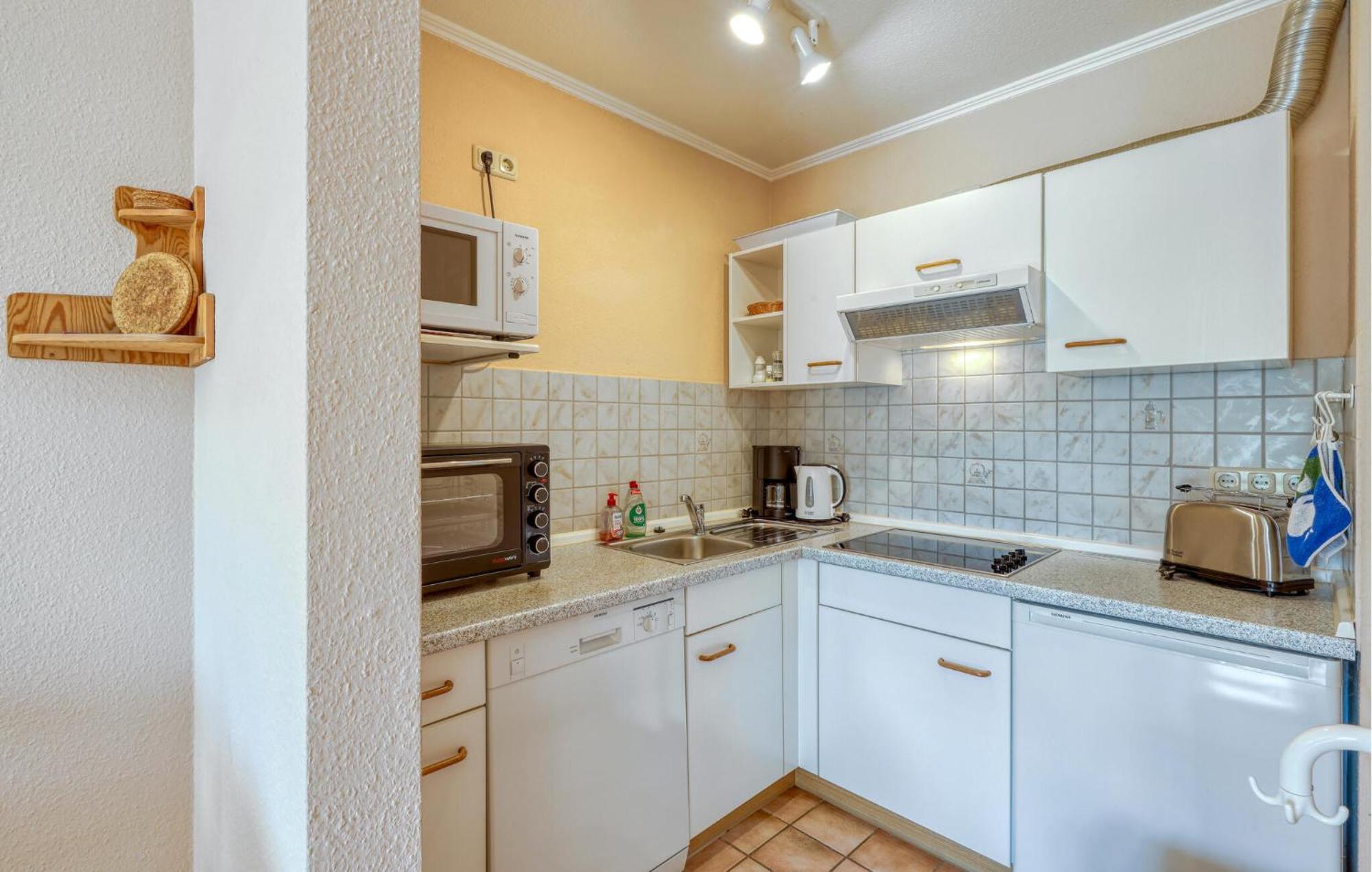 Nice Home In Toenning With Kitchen Екстер'єр фото
